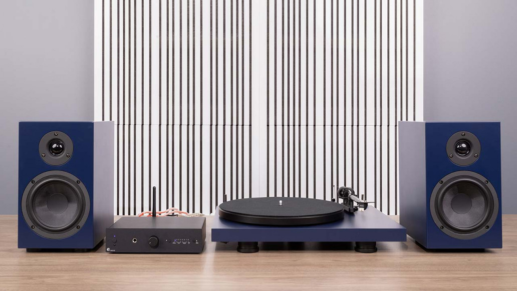 BE A SHOW-OFF THIS HOLIDAY SEASON –  AND MAKE HI-FIDELITY SOUND THE STAR OF THE SHOW